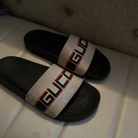 Gucci slides NEEDS CLEANING - Picture 4 of 4